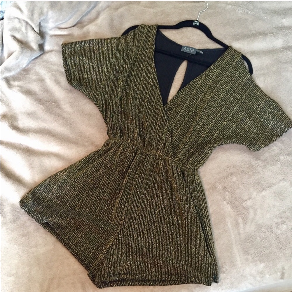 ASTR GOLD METALLIC COLD SHOULDER SPARKLY ROMPER - Picture 3 of 8